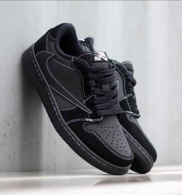 کتونی بچه گانه نایک ایر جردن ۱ بدون ساق تراویس اسکات تمام مشکی  Nike air jordan 1 low travis scott black
