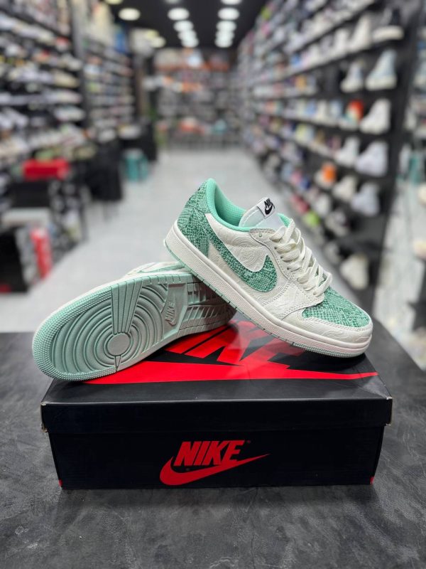 نایک ایر جردن ۱ بدون ساق پوست ماری سبز Nike Air Jordan 1 Low Year Of The Snake - Image 2