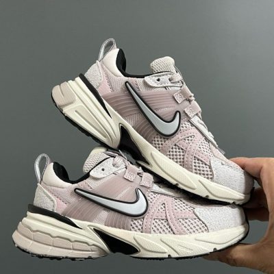 کتونی بچه گانه نایک وی ۲ کی ۱ ران تک بندی صورتی طوسی Nike V2K.1 Runtekk